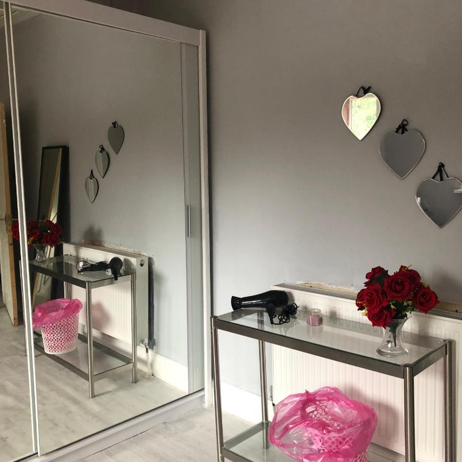 Double Bedroom Manchester Exterior foto